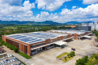 榮耀上榜，實(shí)力領(lǐng)航 勵(lì)致家私攬獲“辦公家具十大領(lǐng)軍品牌”等十項(xiàng)大獎(jiǎng)，引領(lǐng)環(huán)保產(chǎn)品研發(fā)與銷售新風(fēng)尚